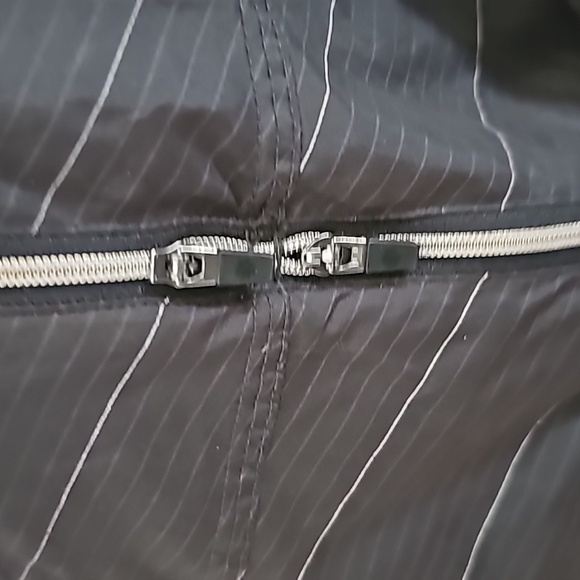 Athleta Run On Windbreaker light jacket Size  XS - Picture 4 of 11